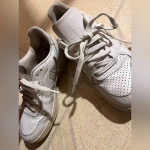 VEJA ALL WHITE & gray  LEATHER shoes ! Worn a max of ten times. Size 36 US 5